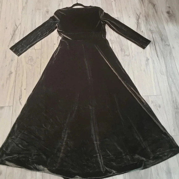 Hopeless Romantic Dark Grey Velvet Long Sleeve Maxie Dress Size M - Picture 3 of 9
